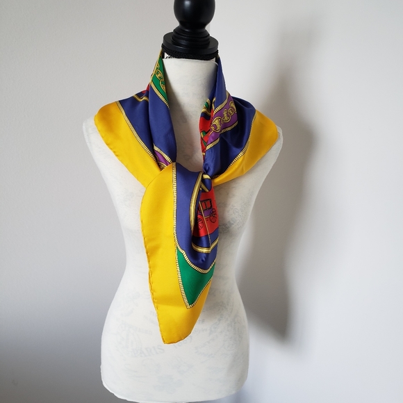 vintage CÉLINE silk scarf 34"X34" beautiful vibrant colors - Picture 3 of 9